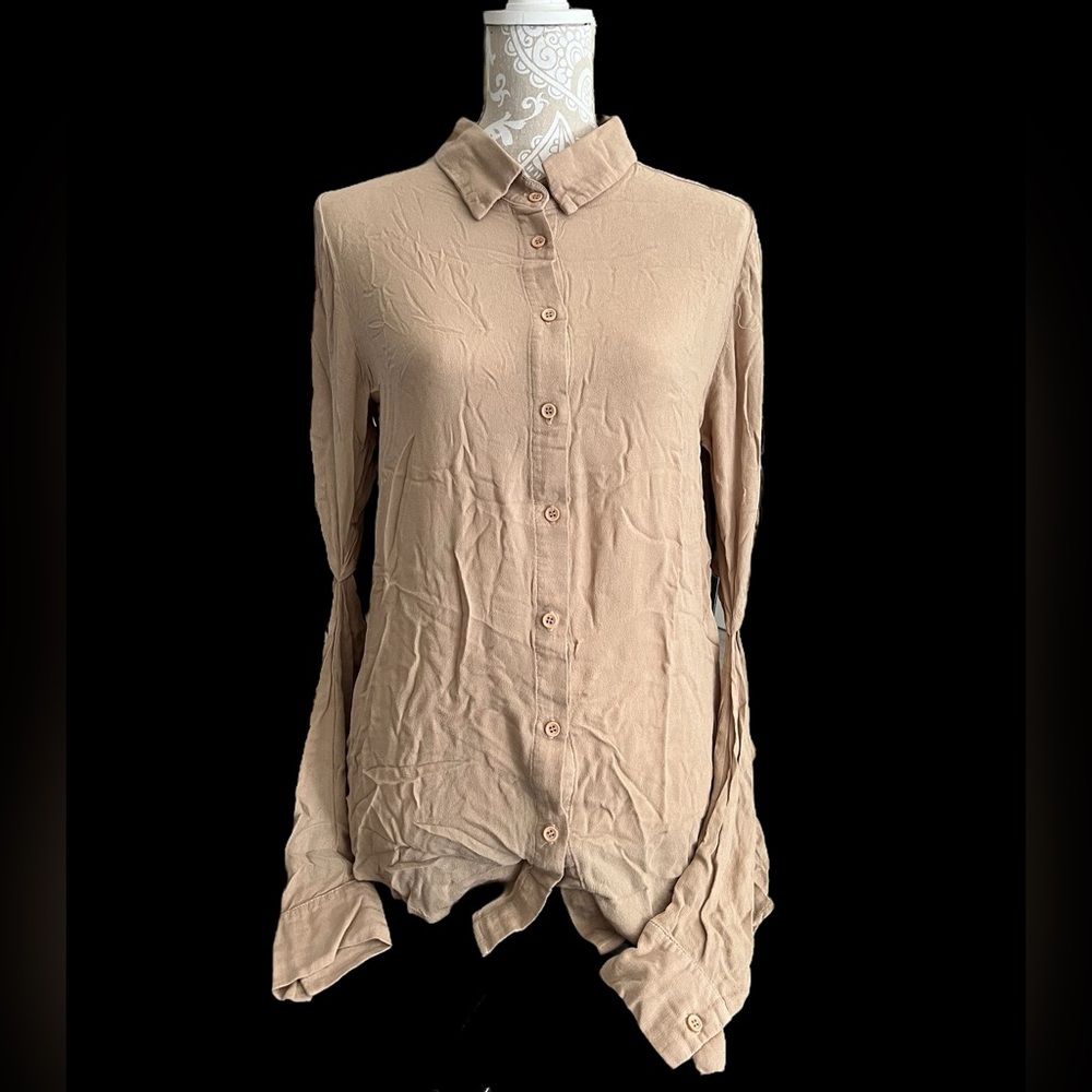 Michael Lauren Revolve Tan button down blouse with cutout sleeves